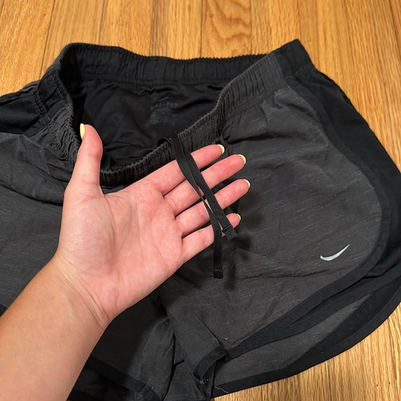Nike dri fit running short - Picture 3 of 3